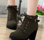 Knöchelhohe Wildleder-Stiefeletten mit Blockabsatz