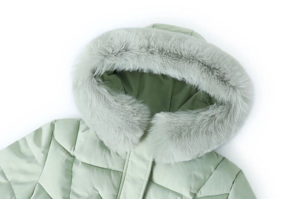 Wintermantel mit dickem Pelzkragen