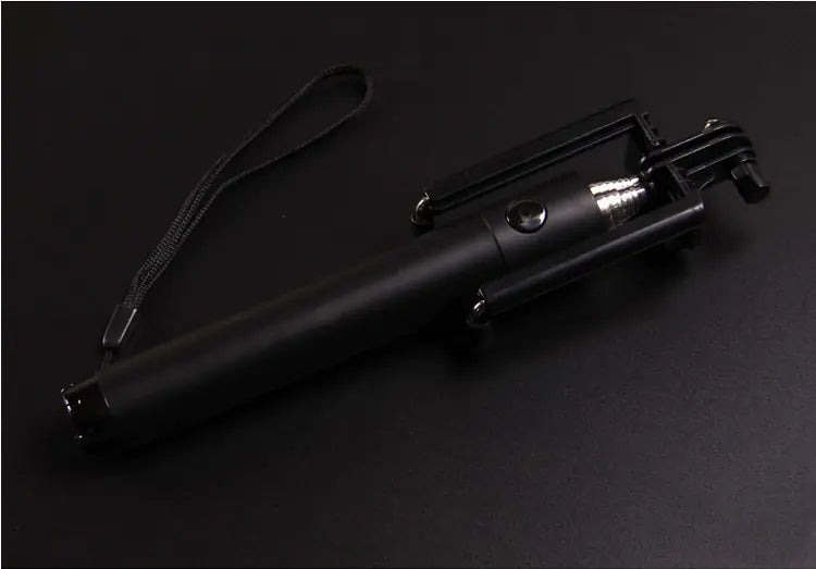 Erweiterbares Smartphone-Stativ mit Mini-Kabel-Selfie-Stick